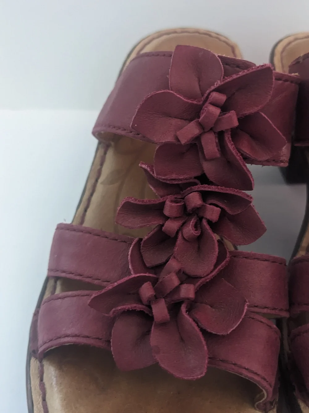 Born Leather Burgundy Ruffle-Trim Slide Sandals 7
